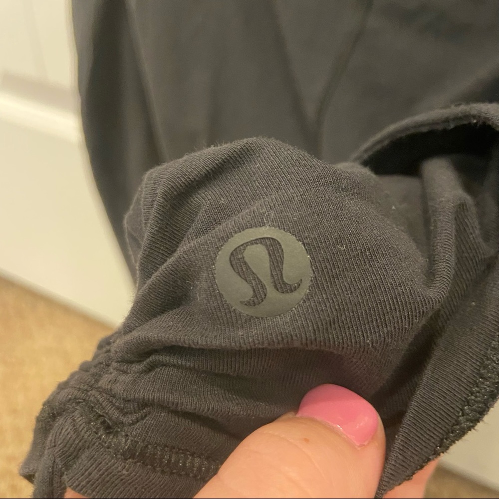 LULULEMON BLACK LONG SLEEVE
